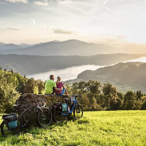 Radfahren auf der Millstätter Alpe bei Sonnenuntergang © Uwe Geissler_MBN Tourismus