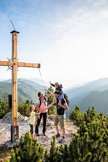 Familienwanderung auf 1. Gipfel, Arkerkopf© Gert Perauer_MBN Tourismus